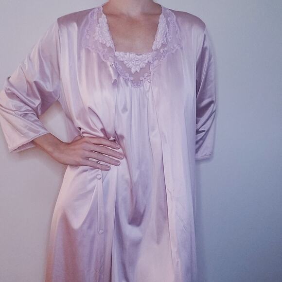 Vintage NWOT Vanity Fair Nylon Nightgown & Robe Set Pink Sz Medium - Picture 1 of 16